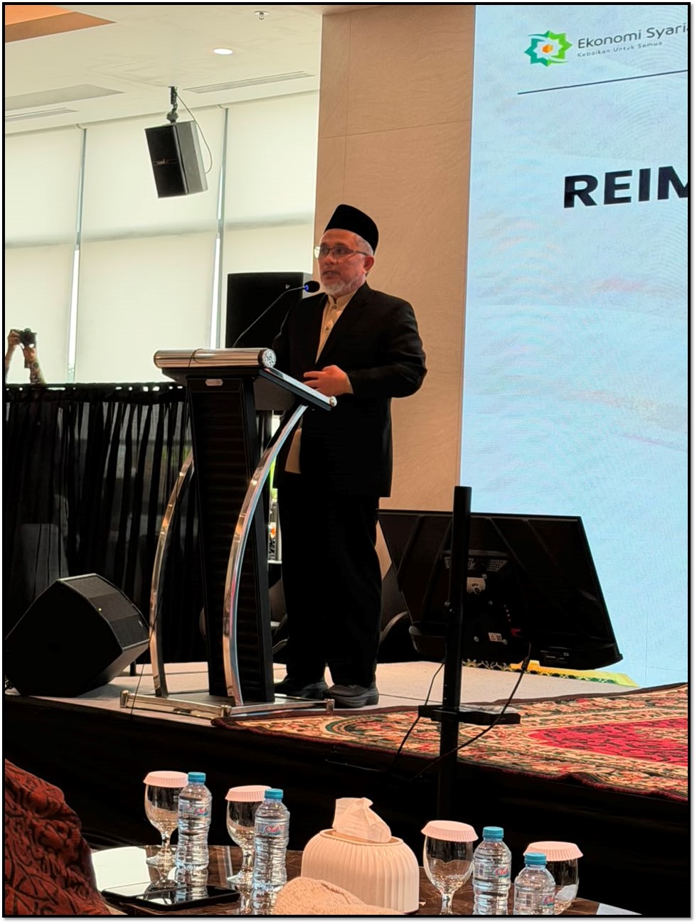 PROFESOR IBS UUM SAMPAIKAN UCAPTAMA DI SIMPOSIUM ANTARABANGSA DI BANTEN INDONESIA
